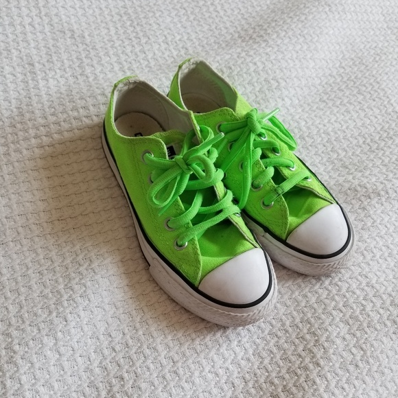 neon green converse shoes